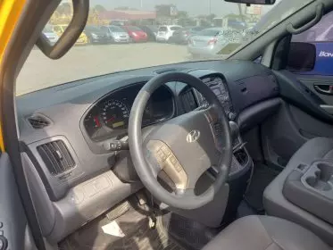 Hyundai H-1 Starex