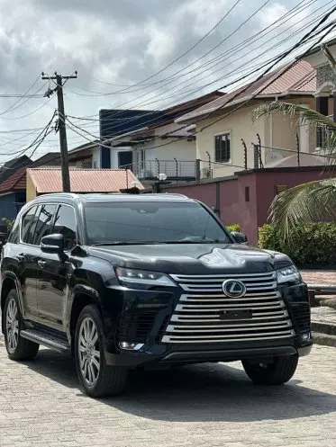 Lexus LX 600