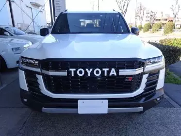 Toyota Landcruiser 300