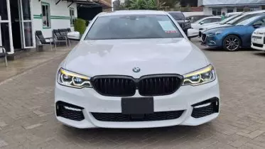 BMW 523I