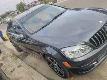 Mercedes-Benz C 300