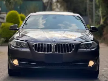 BMW 528i