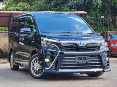 Toyota Voxy Hybrid