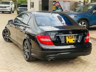Mercedes-Benz C 200