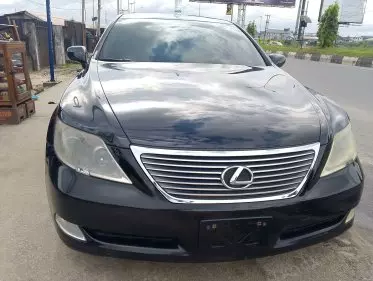 Lexus LS 460
