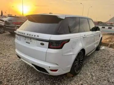 RANGE ROVER HSE LR4