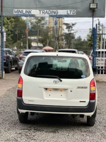 Toyota Succeed 