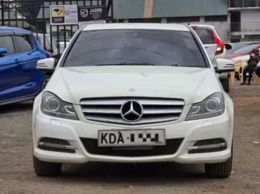 Mercedes-Benz C200