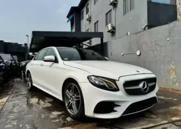 Mercedes-Benz E 300
