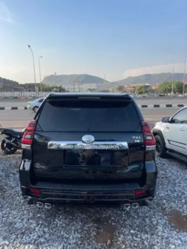 Toyota Land Cruiser Prado VX.L