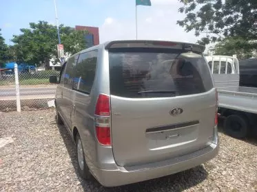 Hyundai H-1 Starex
