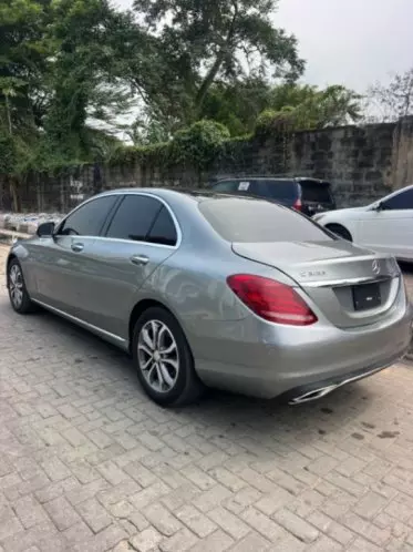 Mercedes-Benz C 300