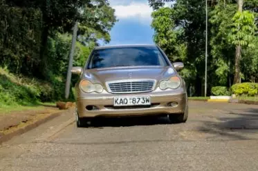 Mercedes-Benz C200