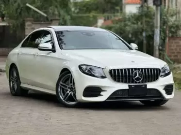 Mercedes-Benz E 220