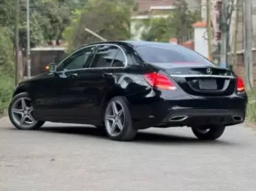 Mercedes-Benz C200