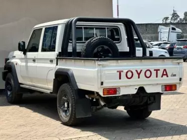Toyota Land Cruiser 79 Double Cabin