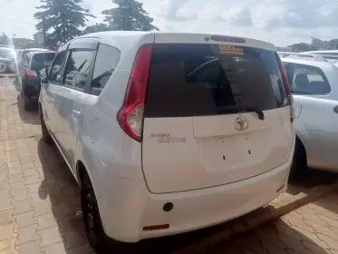 Toyota Passo Sette