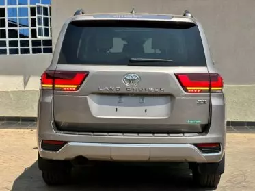 Toyota LAND CRUISER 300 LC300
