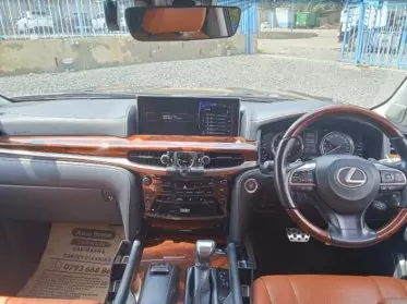 Lexus LX 570