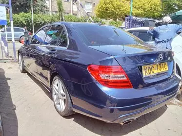 Mercedes-Benz C200
