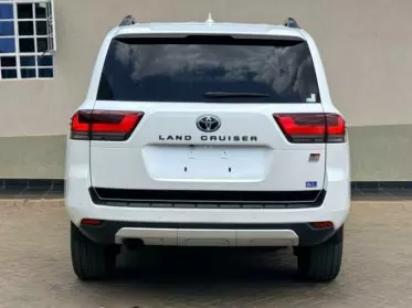 Toyota LAND CRUISER 300 LC300