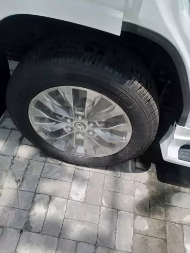 Toyota  Land Cruiser VXR V8
