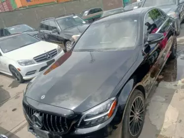 Mercedes-Benz C 300