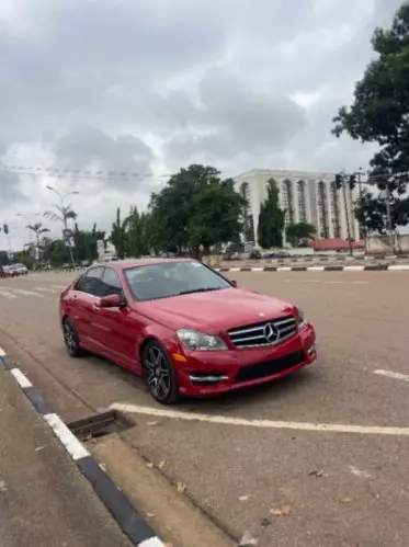Mercedes-Benz C 300