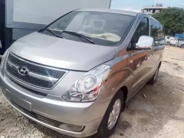 Hyundai H-1 Starex