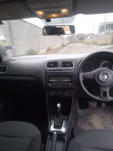 VOLKSWAGEN polo sedadan trend  ba ess