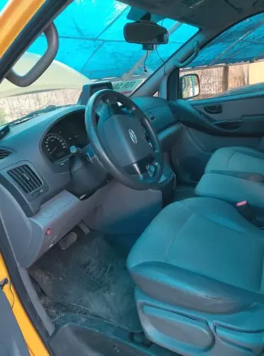 Hyundai H-1 Starex