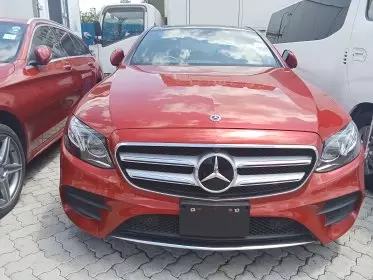 Mercedes-Benz E 200