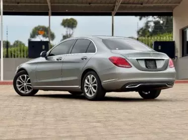 Mercedes-Benz C 180