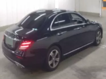 Mercedes-Benz E200