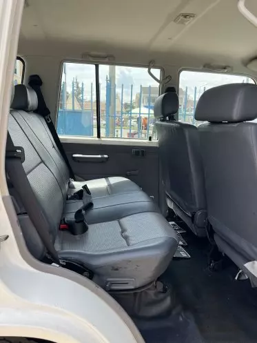 Toyota Landcruiser 76