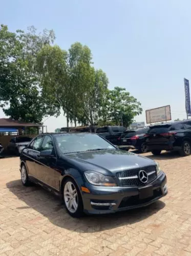 Mercedes-Benz C 300