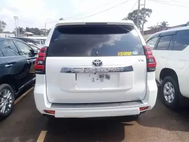 Toyota Landcruiser Prado