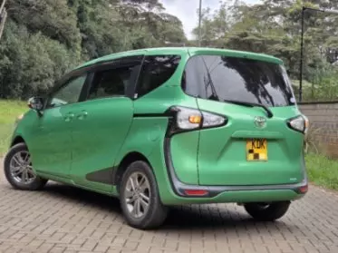 Toyota Sienta