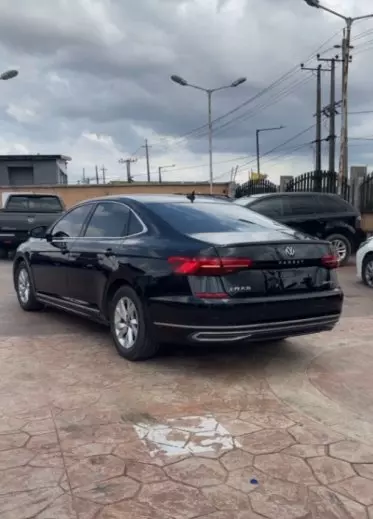 VOLKSWAGEN polo sedadan trend  ba ess