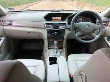 Mercedes-Benz E200