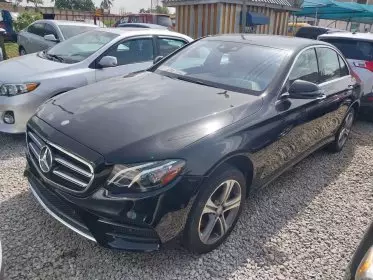 Mercedes-Benz E 300
