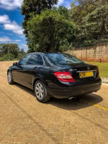 Mercedes-Benz C200