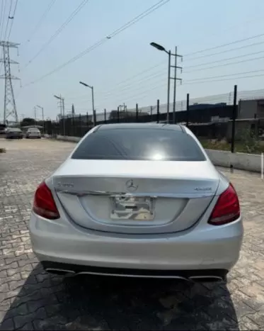 Mercedes-Benz C 300