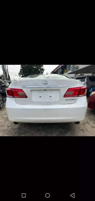 Lexus ES