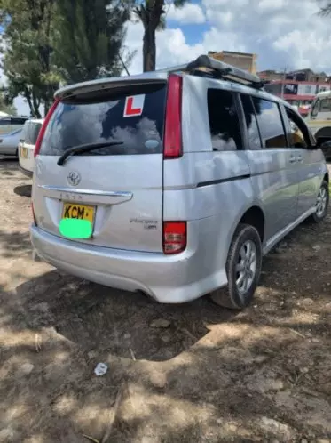 Toyota Isis