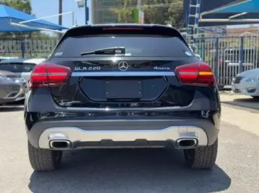 Mercedes-Benz GLA 220