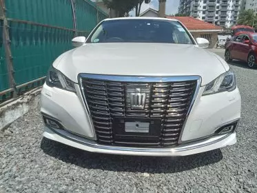 Toyota Crown Royal saloon