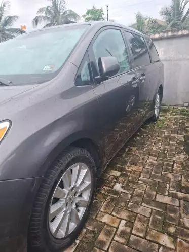 Toyota Sienna