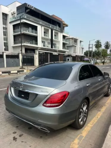Mercedes-Benz C 300