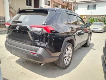 Toyota Rav 4 8AT 2.5l (Adventure Grade)